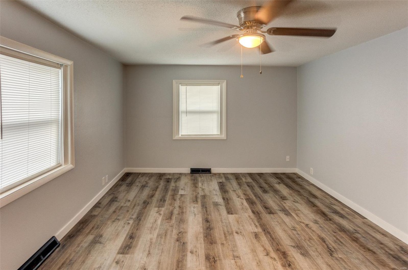 1125 Market Street, Sparta, Illinois 62286, ,Commercial Sale,For Sale,Market,MAR25014532
