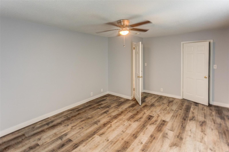 1125 Market Street, Sparta, Illinois 62286, ,Commercial Sale,For Sale,Market,MAR25014532