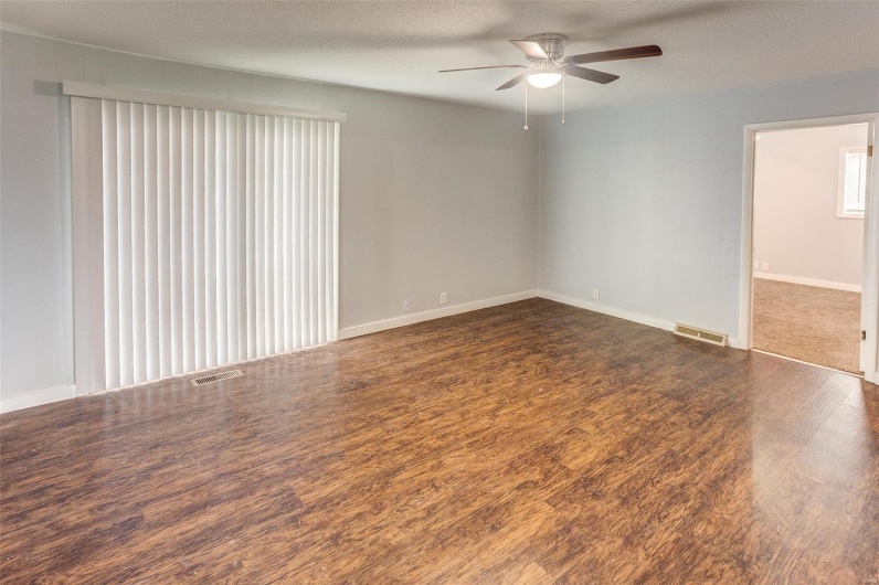 1125 Market Street, Sparta, Illinois 62286, ,Commercial Sale,For Sale,Market,MAR25014532