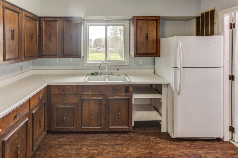 1125 Market Street, Sparta, Illinois 62286, ,Commercial Sale,For Sale,Market,MAR25014532