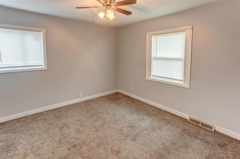 1125 Market Street, Sparta, Illinois 62286, ,Commercial Sale,For Sale,Market,MAR25014532