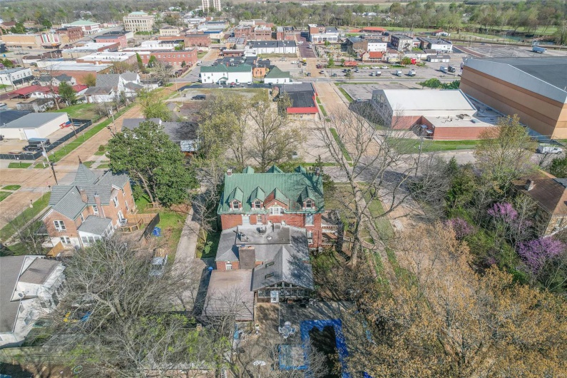 225 6th Street, Poplar Bluff, Missouri 63901, 5 Bedrooms Bedrooms, 18 Rooms Rooms,3 BathroomsBathrooms,Residential,For Sale,6th,MAR25020829