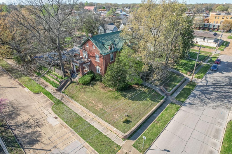 225 6th Street, Poplar Bluff, Missouri 63901, 5 Bedrooms Bedrooms, 18 Rooms Rooms,3 BathroomsBathrooms,Residential,For Sale,6th,MAR25020829