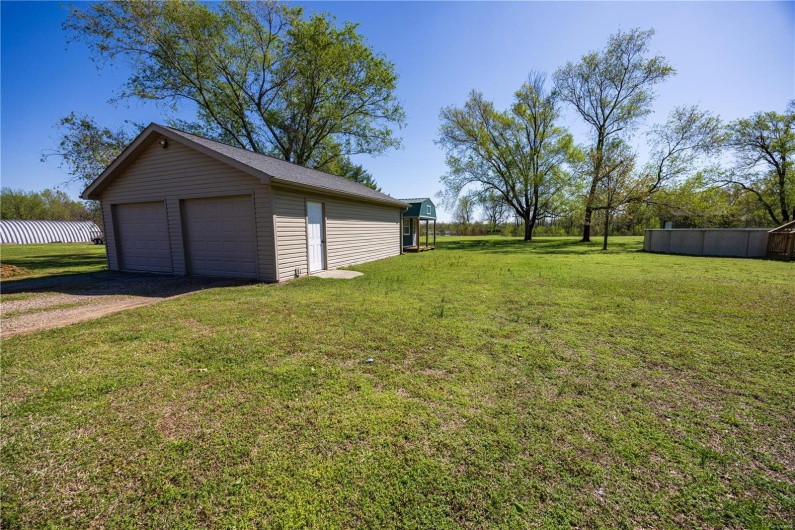 Detached garage