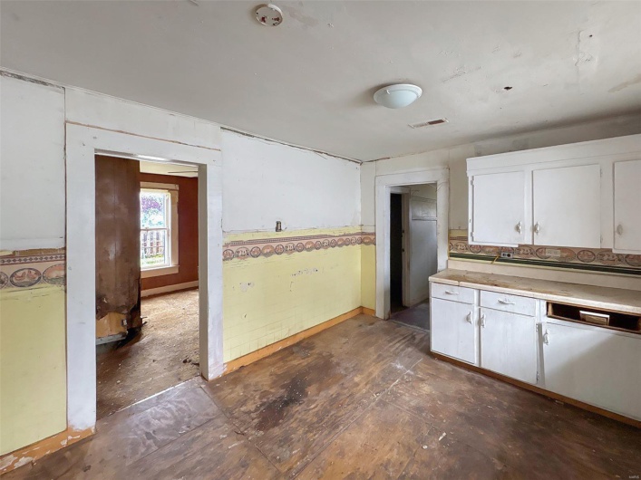 106 South Street, Charleston, Missouri 63834, 3 Bedrooms Bedrooms, 6 Rooms Rooms,1 BathroomBathrooms,Residential,For Sale,South,MAR25020681