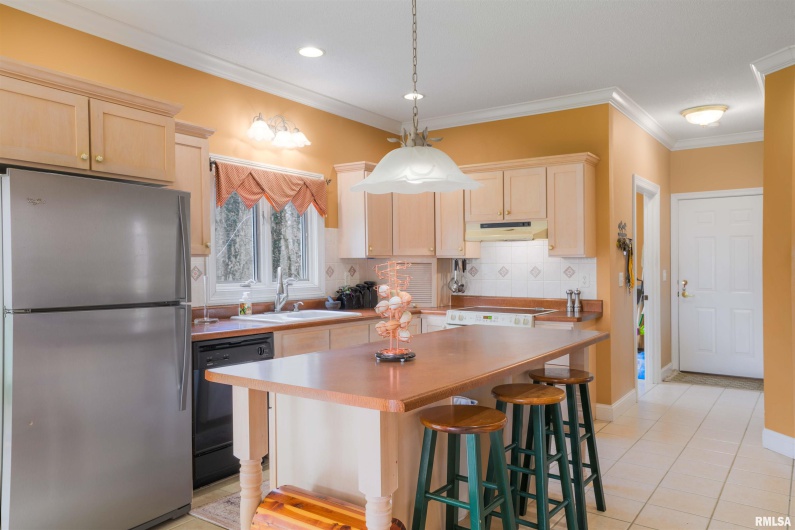 4996 ANDREW Road, Marion, Illinois 62959, 4 Bedrooms Bedrooms, 0 ,2 BathroomsBathrooms,Residential,For Sale,ANDREW,0,RMAQC4261974