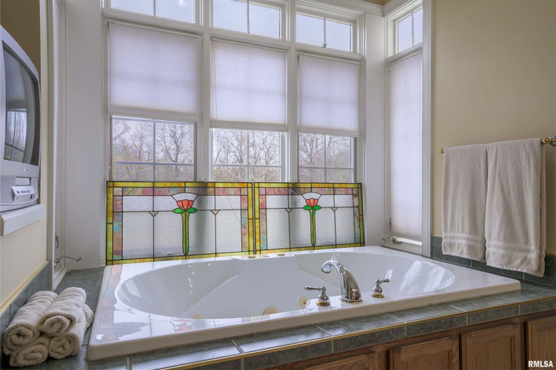 4996 ANDREW Road, Marion, Illinois 62959, 4 Bedrooms Bedrooms, 0 ,2 BathroomsBathrooms,Residential,For Sale,ANDREW,0,RMAQC4261974