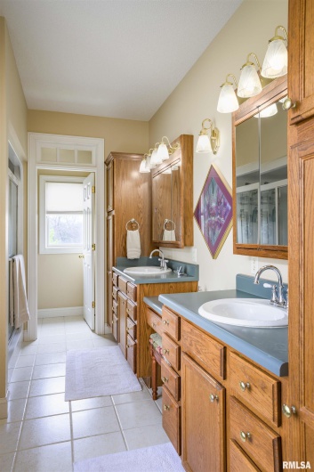 4996 ANDREW Road, Marion, Illinois 62959, 4 Bedrooms Bedrooms, 0 ,2 BathroomsBathrooms,Residential,For Sale,ANDREW,0,RMAQC4261974
