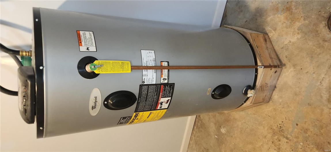 Hot water heater