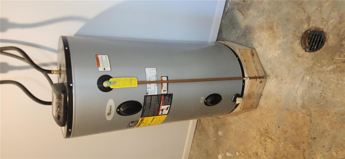 Hot water heater