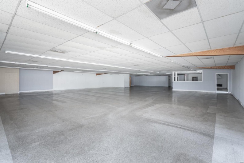 512 E Pine Street, Poplar Bluff, Missouri 63901, ,Commercial Lease,For Sale,E Pine Street,MAR25021430