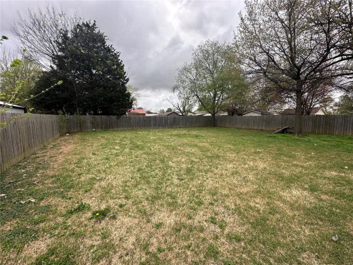 1911 Lynndale Street, Kennett, Missouri 63857, 4 Bedrooms Bedrooms, 7 Rooms Rooms,1 BathroomBathrooms,Residential,For Sale,Lynndale,MAR25021448