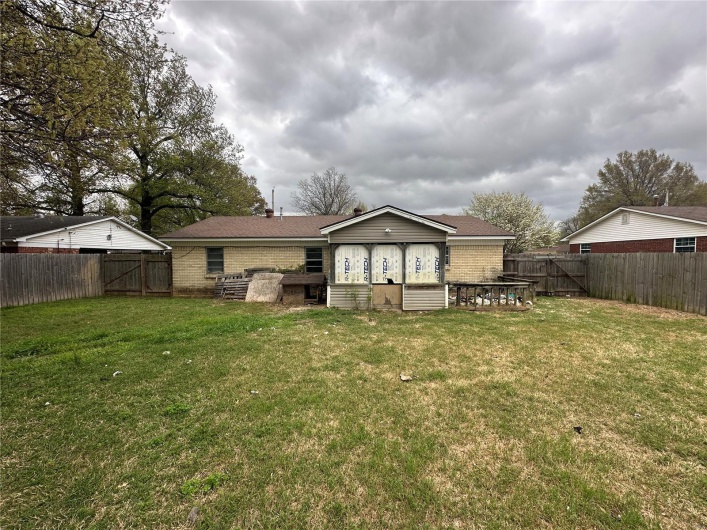 1911 Lynndale Street, Kennett, Missouri 63857, 4 Bedrooms Bedrooms, 7 Rooms Rooms,1 BathroomBathrooms,Residential,For Sale,Lynndale,MAR25021448