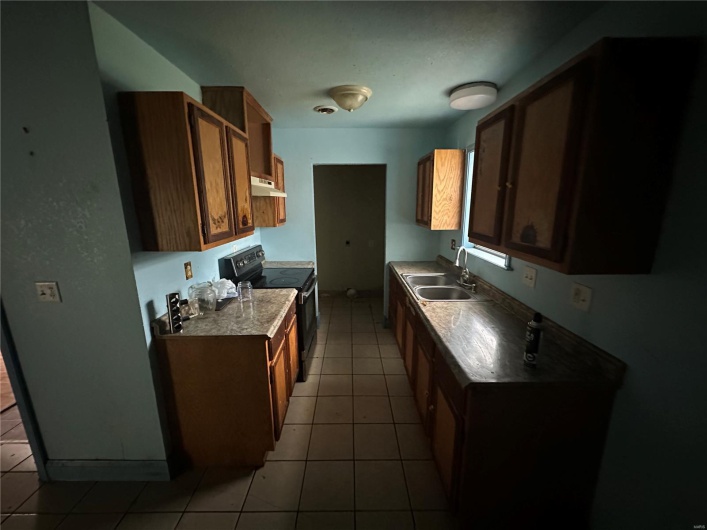 1911 Lynndale Street, Kennett, Missouri 63857, 4 Bedrooms Bedrooms, 7 Rooms Rooms,1 BathroomBathrooms,Residential,For Sale,Lynndale,MAR25021448