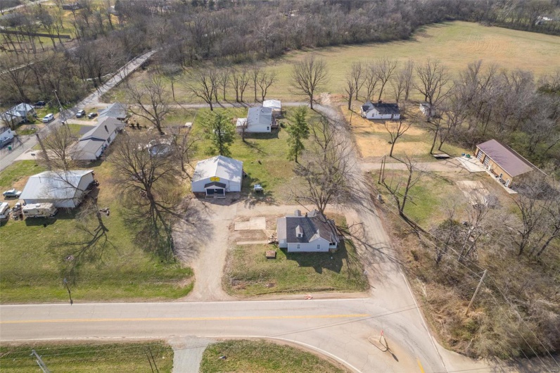 3330 Commonwealth Road, Park Hills, Missouri 63601, 2 Bedrooms Bedrooms, 6 Rooms Rooms,1 BathroomBathrooms,Residential,For Sale,Commonwealth,MAR25021463