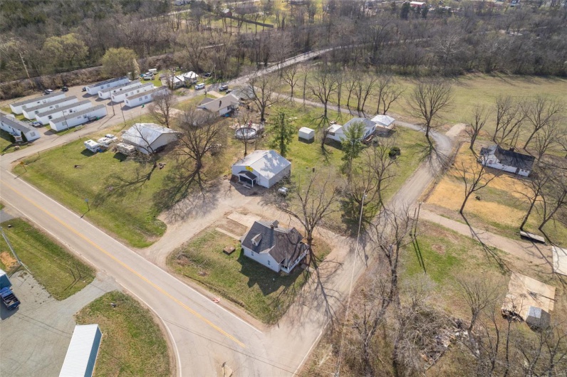 3330 Commonwealth Road, Park Hills, Missouri 63601, 2 Bedrooms Bedrooms, 6 Rooms Rooms,1 BathroomBathrooms,Residential,For Sale,Commonwealth,MAR25021463