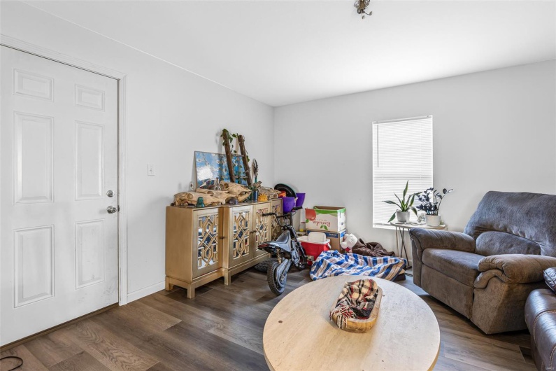3330 Commonwealth Road, Park Hills, Missouri 63601, 2 Bedrooms Bedrooms, 6 Rooms Rooms,1 BathroomBathrooms,Residential,For Sale,Commonwealth,MAR25021463