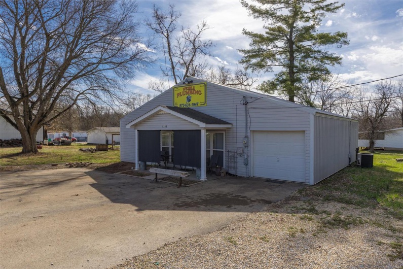 3330 Commonwealth Road, Park Hills, Missouri 63601, 2 Bedrooms Bedrooms, 6 Rooms Rooms,1 BathroomBathrooms,Residential,For Sale,Commonwealth,MAR25021463