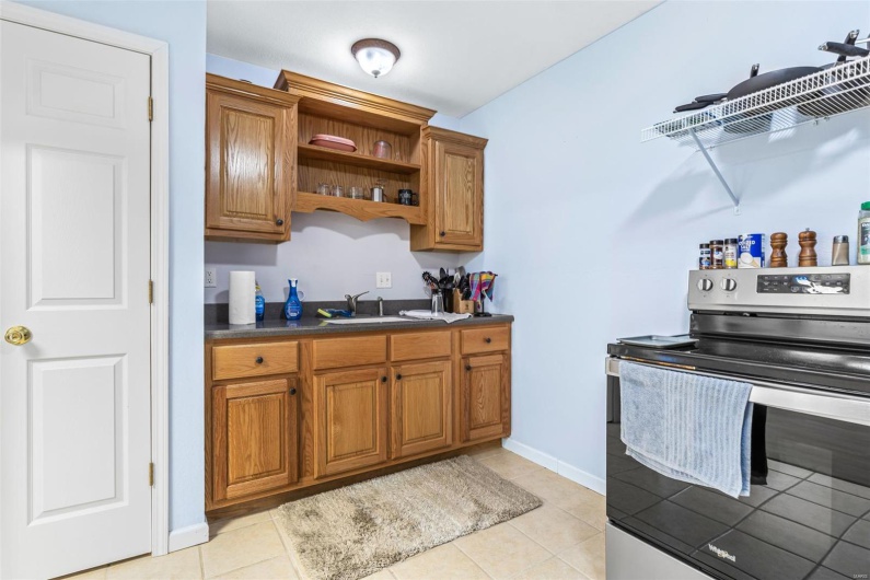 3330 Commonwealth Road, Park Hills, Missouri 63601, 2 Bedrooms Bedrooms, 6 Rooms Rooms,1 BathroomBathrooms,Residential,For Sale,Commonwealth,MAR25021463