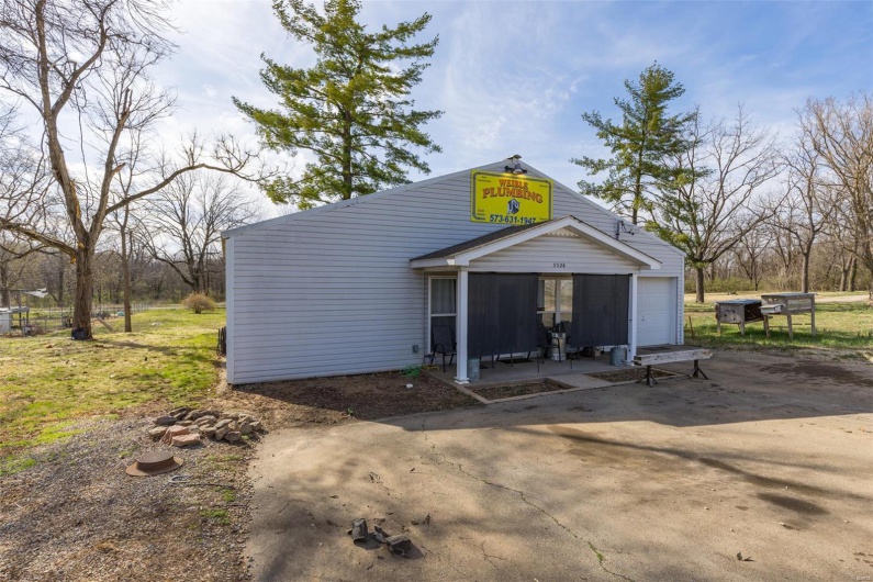 3330 Commonwealth Road, Park Hills, Missouri 63601, 2 Bedrooms Bedrooms, 6 Rooms Rooms,1 BathroomBathrooms,Residential,For Sale,Commonwealth,MAR25021463