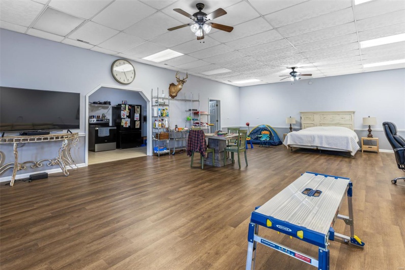 3330 Commonwealth Road, Park Hills, Missouri 63601, 2 Bedrooms Bedrooms, 6 Rooms Rooms,1 BathroomBathrooms,Residential,For Sale,Commonwealth,MAR25021463