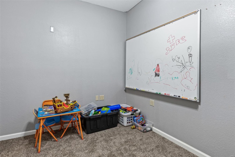 3330 Commonwealth Road, Park Hills, Missouri 63601, 2 Bedrooms Bedrooms, 6 Rooms Rooms,1 BathroomBathrooms,Residential,For Sale,Commonwealth,MAR25021463