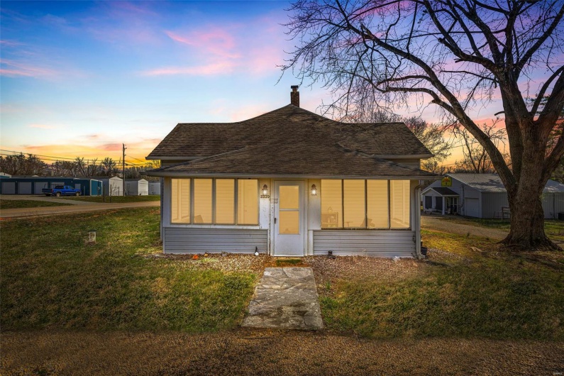3330 Commonwealth Road, Park Hills, Missouri 63601, 2 Bedrooms Bedrooms, 6 Rooms Rooms,1 BathroomBathrooms,Residential,For Sale,Commonwealth,MAR25021463