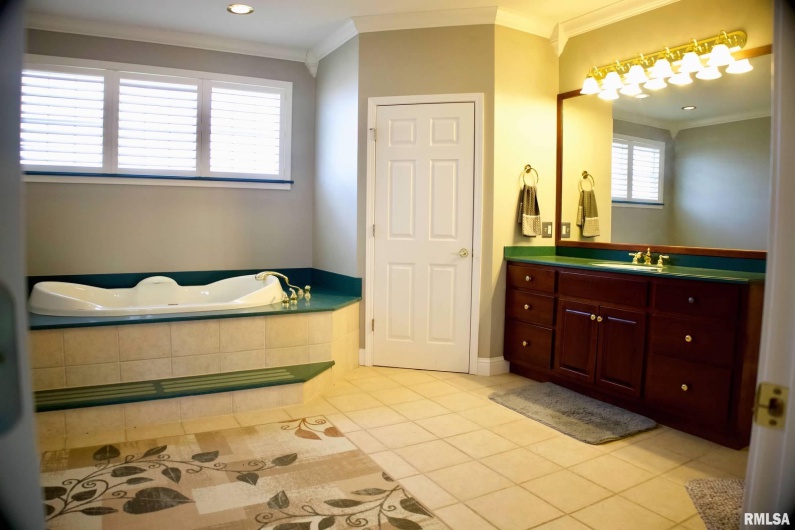 1338 Wagon Creek Road, Creal Springs, Illinois 62922, 3 Bedrooms Bedrooms, 0 ,3 BathroomsBathrooms,Residential,For Sale,Wagon Creek,0,RMAEB457431