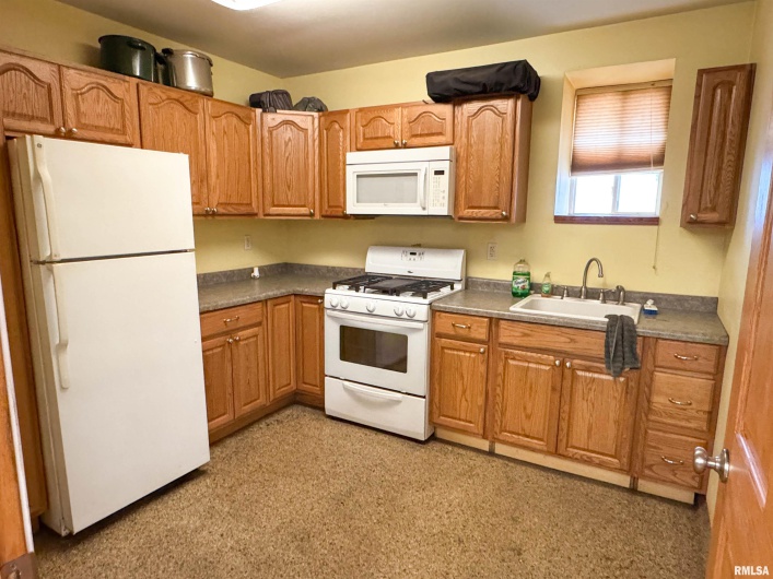 200 FRONT Street, Dongola, Illinois 62926, 0 , 0 ,0,Commercial Sale,For Sale,FRONT,0,RMAEB457441