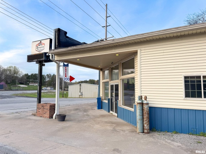 200 FRONT Street, Dongola, Illinois 62926, 0 , 0 ,0,Commercial Sale,For Sale,FRONT,0,RMAEB457441