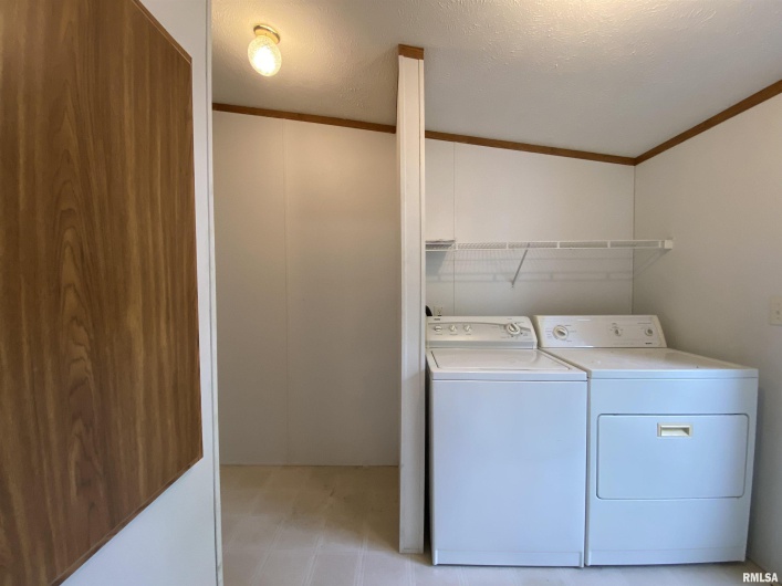 100 Little John Loop, Tunnel Hill, Illinois 62972, 3 Bedrooms Bedrooms, 0 ,2 BathroomsBathrooms,Residential,For Sale,Little John,0,RMAQC4262028
