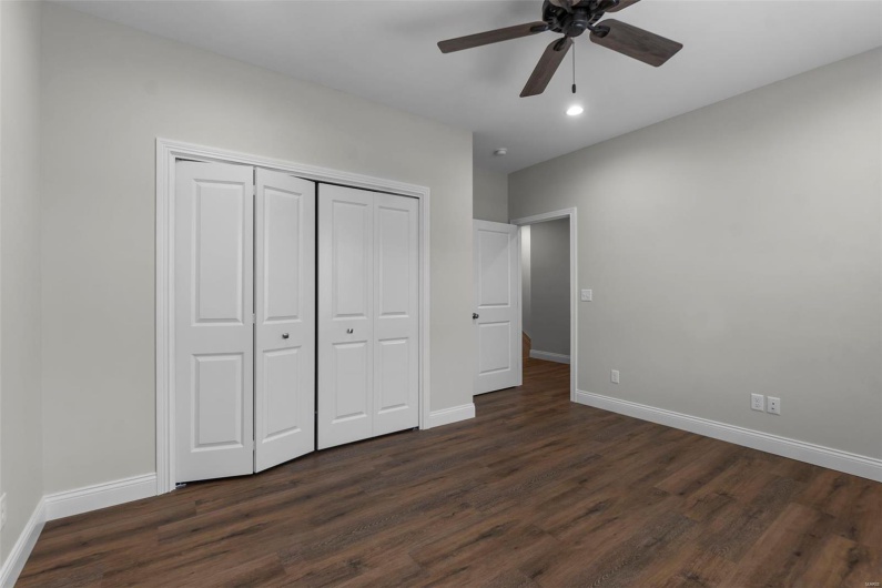 12 Creekside Way, Cape Girardeau, Missouri 63701, 4 Bedrooms Bedrooms, 4 Rooms Rooms,3 BathroomsBathrooms,Residential,For Sale,Creekside,MAR25021609