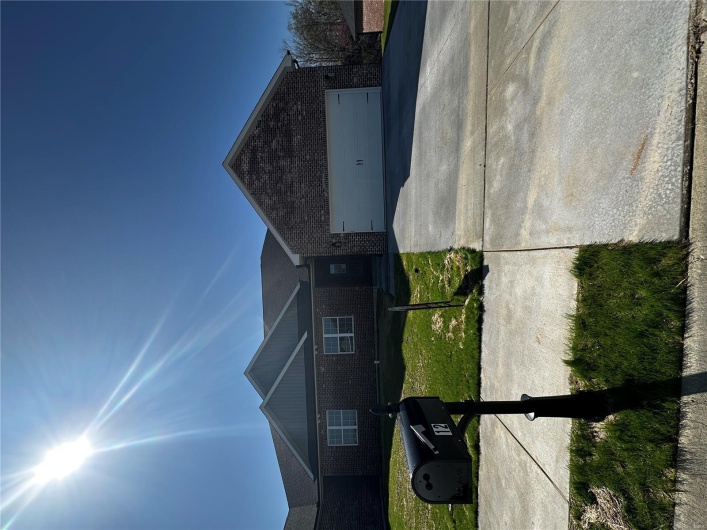 12 Creekside Way, Cape Girardeau, Missouri 63701, 4 Bedrooms Bedrooms, 4 Rooms Rooms,3 BathroomsBathrooms,Residential,For Sale,Creekside,MAR25021609