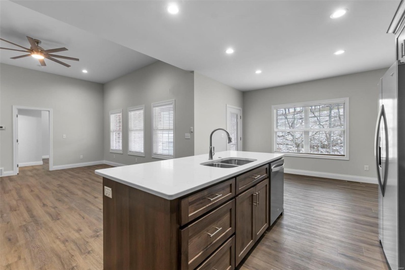 12 Creekside Way, Cape Girardeau, Missouri 63701, 4 Bedrooms Bedrooms, 4 Rooms Rooms,3 BathroomsBathrooms,Residential,For Sale,Creekside,MAR25021609