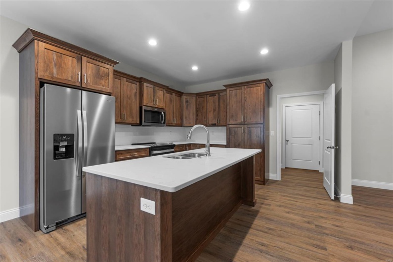 12 Creekside Way, Cape Girardeau, Missouri 63701, 4 Bedrooms Bedrooms, 4 Rooms Rooms,3 BathroomsBathrooms,Residential,For Sale,Creekside,MAR25021609
