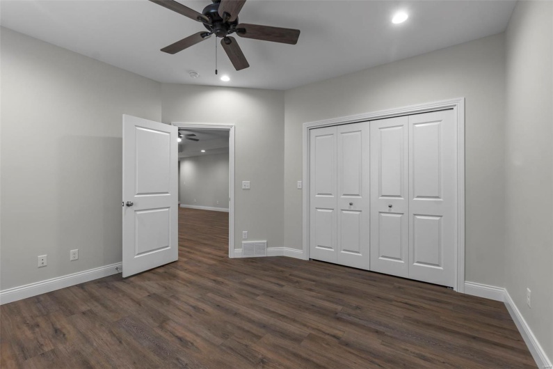 12 Creekside Way, Cape Girardeau, Missouri 63701, 4 Bedrooms Bedrooms, 4 Rooms Rooms,3 BathroomsBathrooms,Residential,For Sale,Creekside,MAR25021609