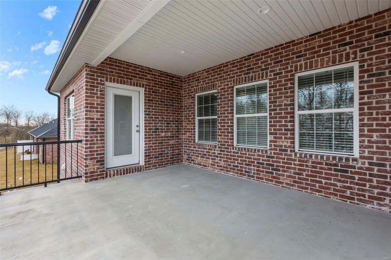 12 Creekside Way, Cape Girardeau, Missouri 63701, 4 Bedrooms Bedrooms, 4 Rooms Rooms,3 BathroomsBathrooms,Residential,For Sale,Creekside,MAR25021609