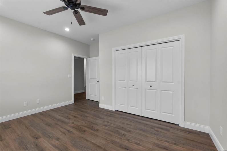 16 Creekside Way, Cape Girardeau, Missouri 63701, 4 Bedrooms Bedrooms, 4 Rooms Rooms,3 BathroomsBathrooms,Residential,For Sale,Creekside,MAR25021593