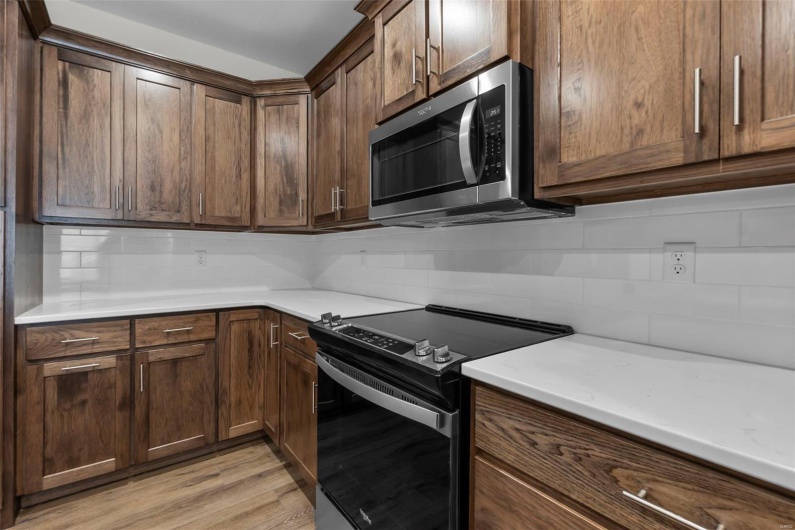 16 Creekside Way, Cape Girardeau, Missouri 63701, 4 Bedrooms Bedrooms, 4 Rooms Rooms,3 BathroomsBathrooms,Residential,For Sale,Creekside,MAR25021593