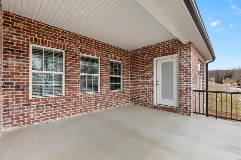 16 Creekside Way, Cape Girardeau, Missouri 63701, 4 Bedrooms Bedrooms, 4 Rooms Rooms,3 BathroomsBathrooms,Residential,For Sale,Creekside,MAR25021593