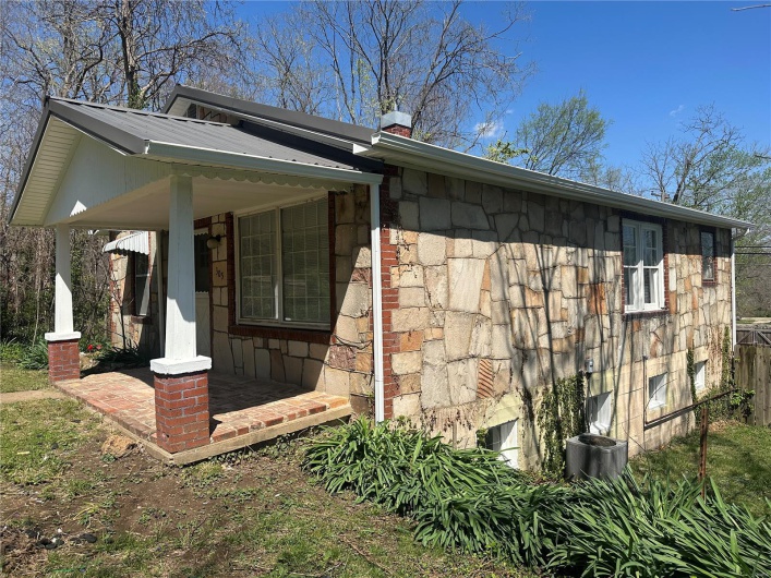 305 Shepherd Street, Ironton, Missouri 63650, 2 Bedrooms Bedrooms, 7 Rooms Rooms,1 BathroomBathrooms,Residential,For Sale,Shepherd,MAR25021710