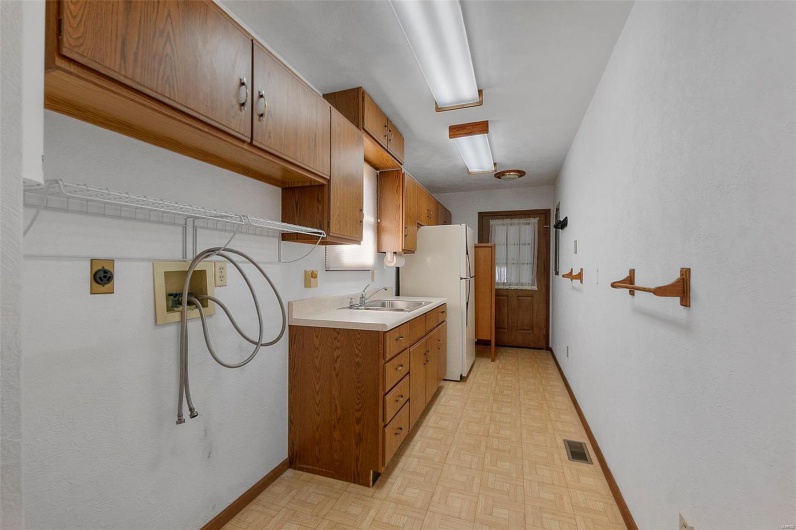 413 Huber Road, Perryville, Missouri 63775, 3 Bedrooms Bedrooms, 5 Rooms Rooms,2 BathroomsBathrooms,Residential,For Sale,Huber,MAR25020823