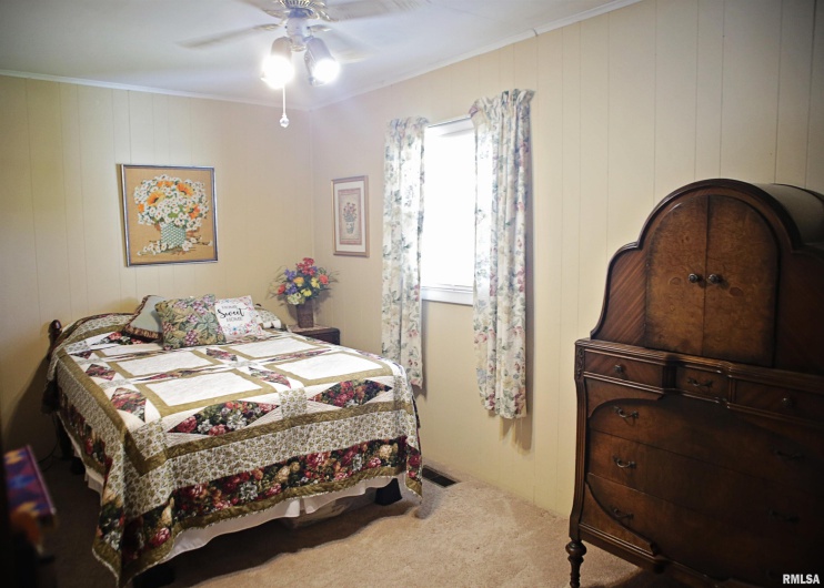 11648 Trolley Line Road, Marion, Illinois 62959, 3 Bedrooms Bedrooms, 0 ,2 BathroomsBathrooms,Residential,For Sale,Trolley Line,0,RMAEB457451