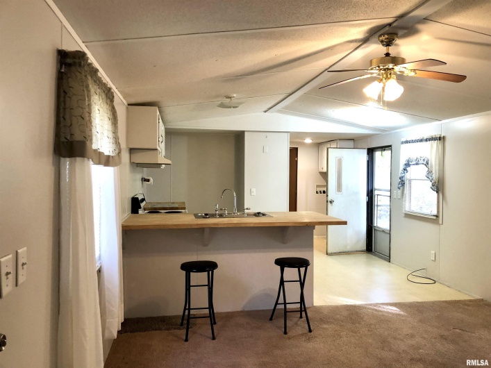 11648 Trolley Line Road, Marion, Illinois 62959, 3 Bedrooms Bedrooms, 0 ,2 BathroomsBathrooms,Residential,For Sale,Trolley Line,0,RMAEB457451