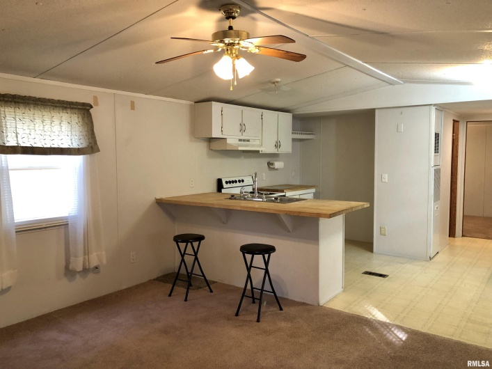 11648 Trolley Line Road, Marion, Illinois 62959, 3 Bedrooms Bedrooms, 0 ,2 BathroomsBathrooms,Residential,For Sale,Trolley Line,0,RMAEB457451