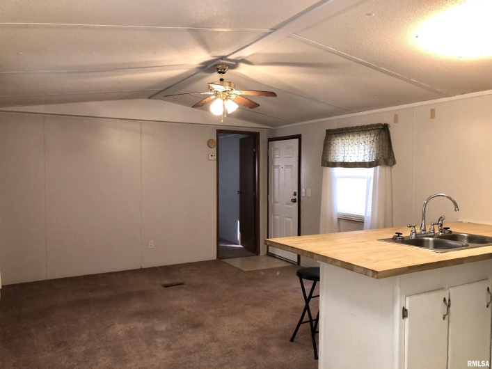 11648 Trolley Line Road, Marion, Illinois 62959, 3 Bedrooms Bedrooms, 0 ,2 BathroomsBathrooms,Residential,For Sale,Trolley Line,0,RMAEB457451