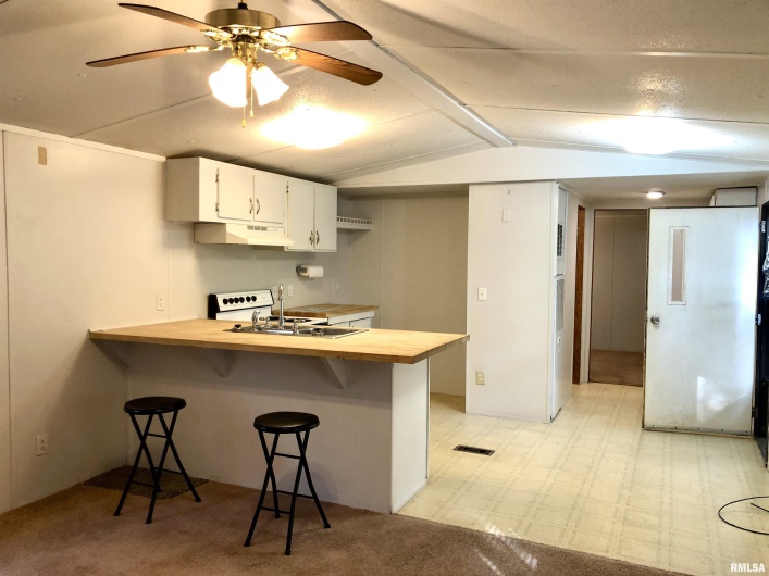 11648 Trolley Line Road, Marion, Illinois 62959, 3 Bedrooms Bedrooms, 0 ,2 BathroomsBathrooms,Residential,For Sale,Trolley Line,0,RMAEB457451