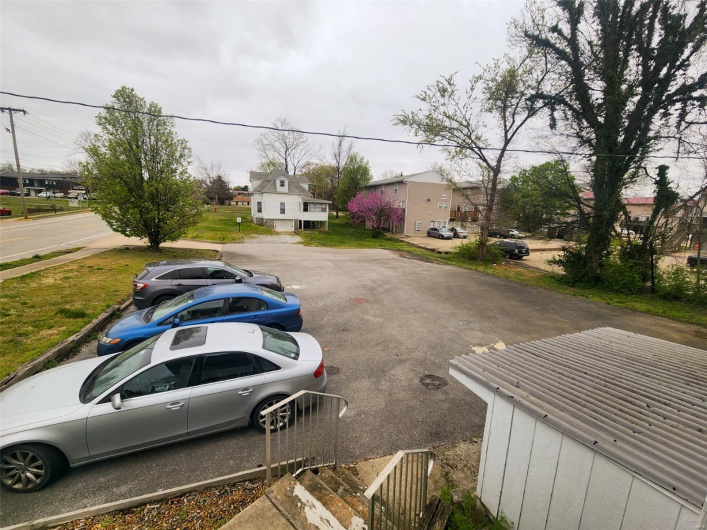 609 Poplar Street, Carbondale, Illinois 62901, 6 Bedrooms Bedrooms, 16 Rooms Rooms,5 BathroomsBathrooms,Residential,For Sale,Poplar,MAR25019208