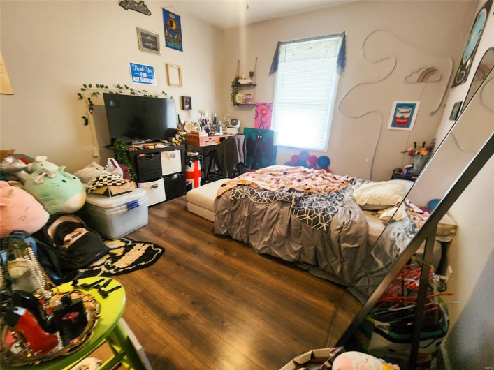 609 Poplar Street, Carbondale, Illinois 62901, 6 Bedrooms Bedrooms, 16 Rooms Rooms,5 BathroomsBathrooms,Residential,For Sale,Poplar,MAR25019208