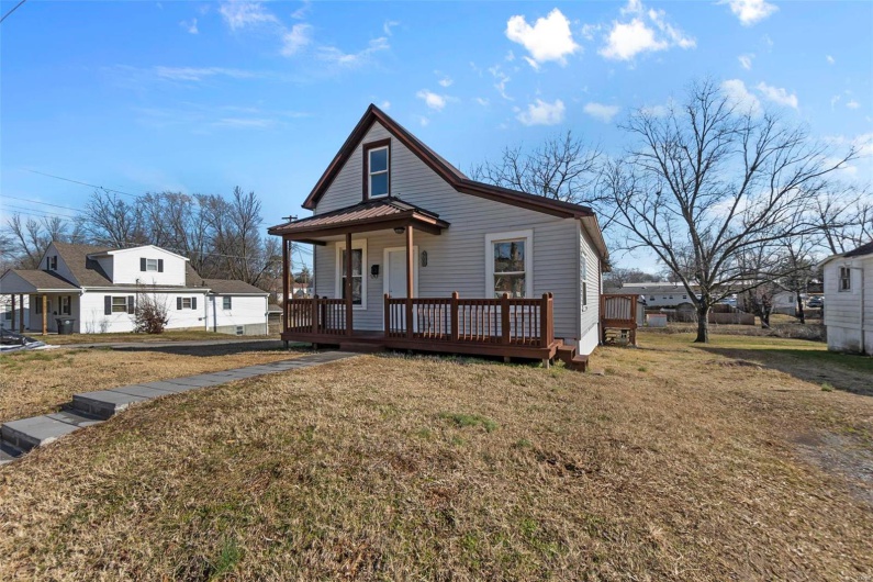 500 Louis Street, Cape Girardeau, Missouri 63703, 3 Bedrooms Bedrooms, 6 Rooms Rooms,2 BathroomsBathrooms,Residential,For Sale,Louis,MAR25005249